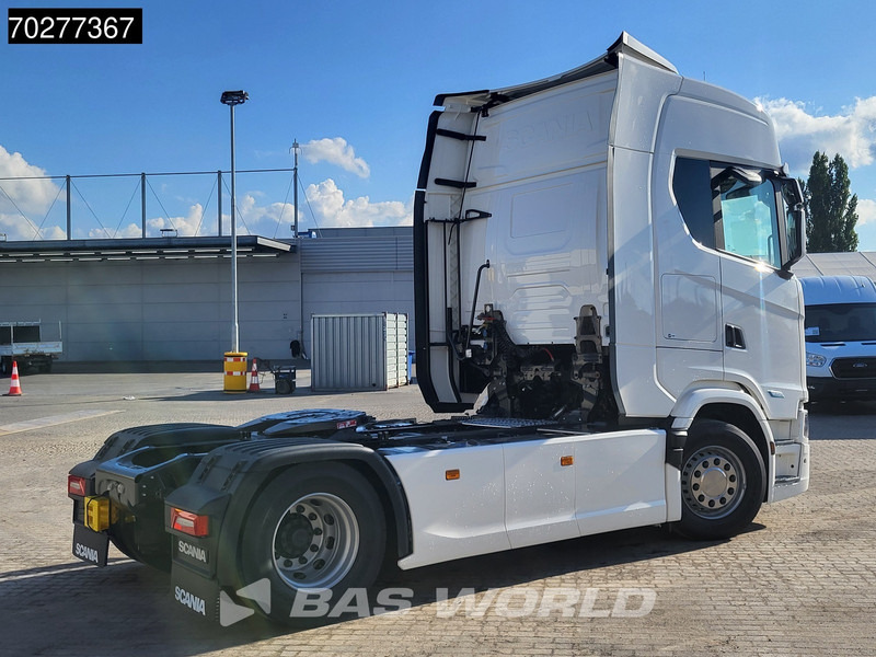 Scania S560 4X2 NEW! Retarder Full-Air 2xTanks Leder Standklima Navi ACC LED - Влекач: снимка 5 Scania S560 4X2 NEW! Retarder Full-Air 2xTanks Leder Standklima Navi ACC LED - Влекач: снимка 5