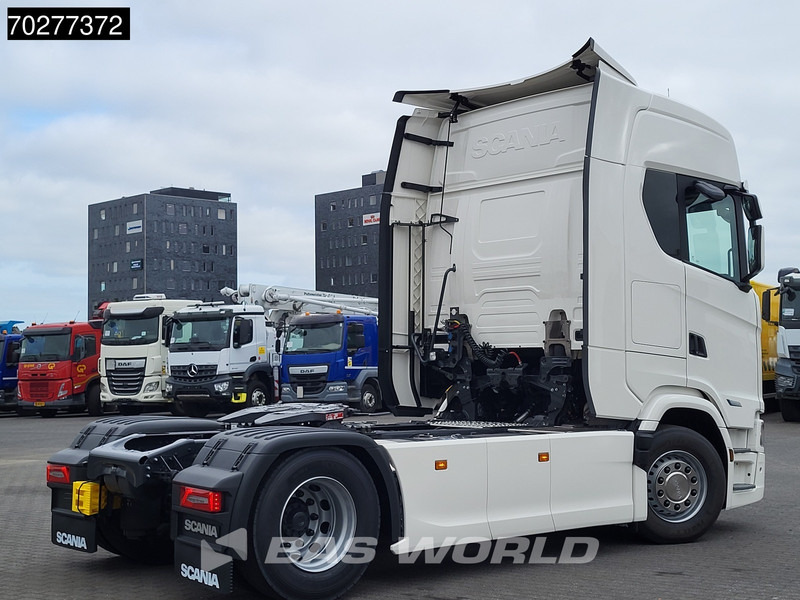 Scania S560 4X2 NEW! Retarder Full-Air 2xTanks Leder Standklima Navi ACC LED - Влекач: снимка 5 Scania S560 4X2 NEW! Retarder Full-Air 2xTanks Leder Standklima Navi ACC LED - Влекач: снимка 5