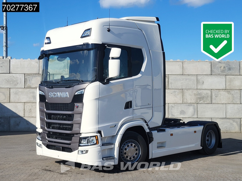 Scania S560 4X2 NEW! Retarder Full-Air 2xTanks Leder Standklima Navi ACC LED - Влекач: снимка 1 Scania S560 4X2 NEW! Retarder Full-Air 2xTanks Leder Standklima Navi ACC LED - Влекач: снимка 1