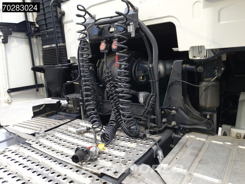 Volvo FH 460 4X2 VEB+ I-ParkCool 2x Tanks LED Navi - Влекач: снимка 5 Volvo FH 460 4X2 VEB+ I-ParkCool 2x Tanks LED Navi - Влекач: снимка 5