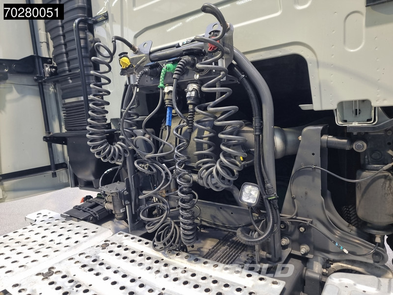 Влекач Volvo FH 460 FH 4X2 VEB+ 2x Tanks LED ACC: снимка 13