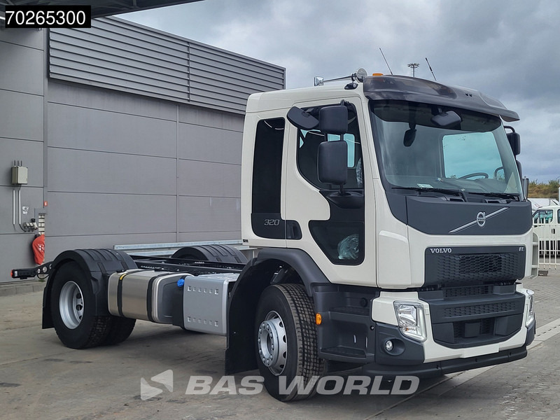 Volvo FE 320 4X2 NEW 18t chassis PTO Preparation Automatic Euro 6 - Шаси кабина: снимка 3 Volvo FE 320 4X2 NEW 18t chassis PTO Preparation Automatic Euro 6 - Шаси кабина: снимка 3