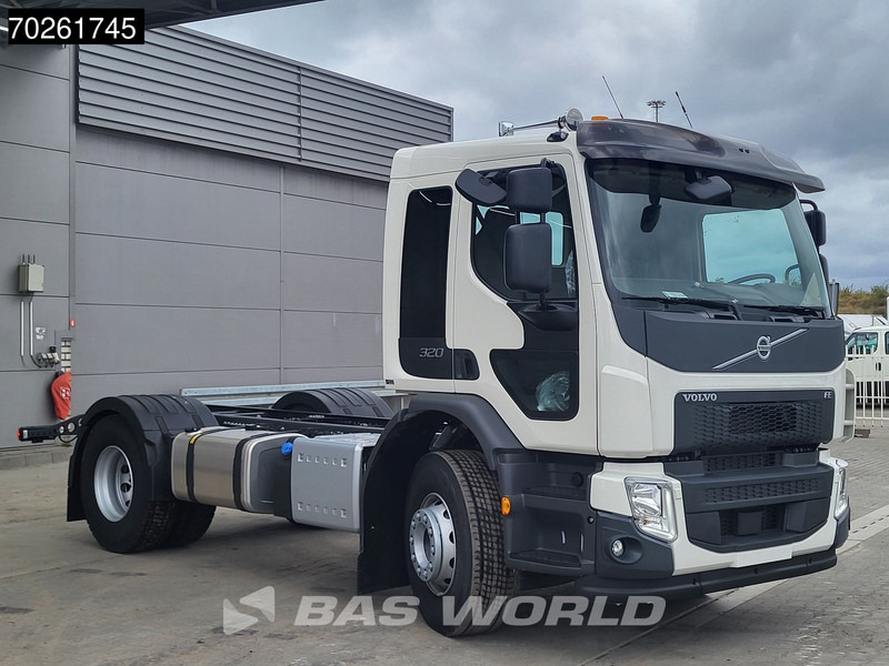 Volvo FE 320 4X2 NEW 18t chassis PTO Preparation Automatic Euro 6 - Шаси кабина: снимка 3 Volvo FE 320 4X2 NEW 18t chassis PTO Preparation Automatic Euro 6 - Шаси кабина: снимка 3
