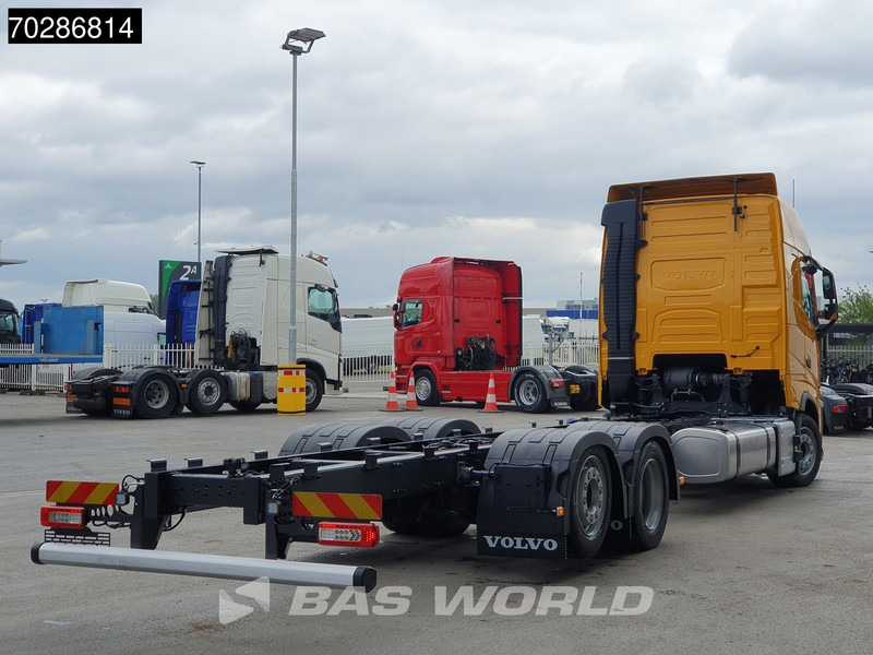 Volvo FH 460 6X2 NEW chassis! Full air Suspension Lift-Axle Navi ACC LED Euro 6 - Шаси кабина: снимка 5 Volvo FH 460 6X2 NEW chassis! Full air Suspension Lift-Axle Navi ACC LED Euro 6 - Шаси кабина: снимка 5