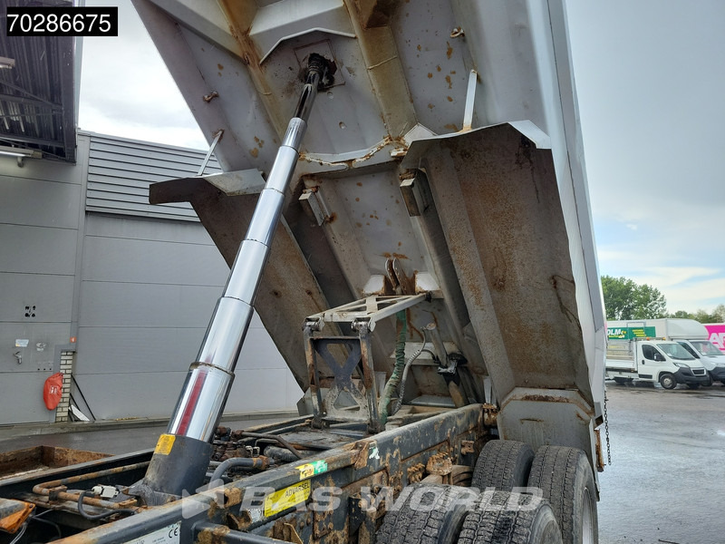 Volvo FH 480 FH 6X4 10m3 Maur Tipper Big-Axle Steel suspension Automatic Euro 4 - Самосвал камион: снимка 3 Volvo FH 480 FH 6X4 10m3 Maur Tipper Big-Axle Steel suspension Automatic Euro 4 - Самосвал камион: снимка 3