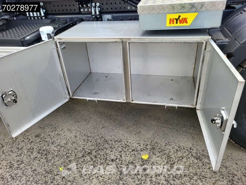 Лизинг на Volvo FH 540 8X4 NEW! HYVA 30-62 Heavy-Duty Lift-Steering Axle Retarder Euro 6 Volvo FH 540 8X4 NEW! HYVA 30-62 Heavy-Duty Lift-Steering Axle Retarder Euro 6: снимка 17 Лизинг на Volvo FH 540 8X4 NEW! HYVA 30-62 Heavy-Duty Lift-Steering Axle Retarder Euro 6 Volvo FH 540 8X4 NEW! HYVA 30-62 Heavy-Duty Lift-Steering Axle Retarder Euro 6: снимка 17