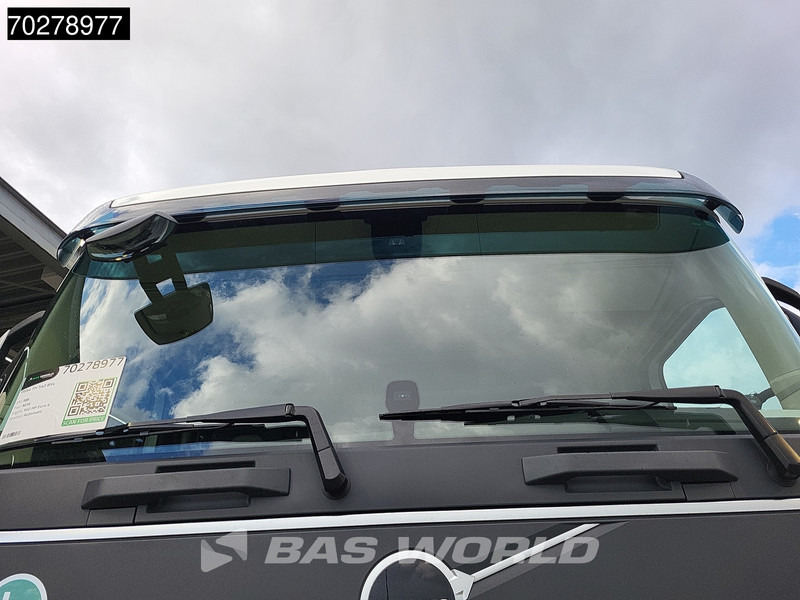 Лизинг на Volvo FH 540 8X4 NEW! HYVA 30-62 Heavy-Duty Lift-Steering Axle Retarder Euro 6 Volvo FH 540 8X4 NEW! HYVA 30-62 Heavy-Duty Lift-Steering Axle Retarder Euro 6: снимка 19 Лизинг на Volvo FH 540 8X4 NEW! HYVA 30-62 Heavy-Duty Lift-Steering Axle Retarder Euro 6 Volvo FH 540 8X4 NEW! HYVA 30-62 Heavy-Duty Lift-Steering Axle Retarder Euro 6: снимка 19