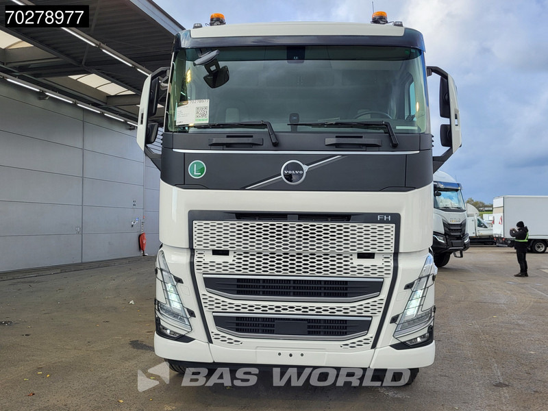 Лизинг на Volvo FH 540 8X4 NEW! HYVA 30-62 Heavy-Duty Lift-Steering Axle Retarder Euro 6 Volvo FH 540 8X4 NEW! HYVA 30-62 Heavy-Duty Lift-Steering Axle Retarder Euro 6: снимка 9 Лизинг на Volvo FH 540 8X4 NEW! HYVA 30-62 Heavy-Duty Lift-Steering Axle Retarder Euro 6 Volvo FH 540 8X4 NEW! HYVA 30-62 Heavy-Duty Lift-Steering Axle Retarder Euro 6: снимка 9