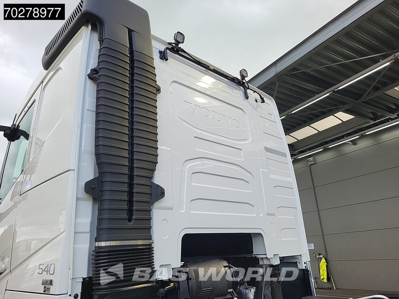 Лизинг на Volvo FH 540 8X4 NEW! HYVA 30-62 Heavy-Duty Lift-Steering Axle Retarder Euro 6 Volvo FH 540 8X4 NEW! HYVA 30-62 Heavy-Duty Lift-Steering Axle Retarder Euro 6: снимка 6 Лизинг на Volvo FH 540 8X4 NEW! HYVA 30-62 Heavy-Duty Lift-Steering Axle Retarder Euro 6 Volvo FH 540 8X4 NEW! HYVA 30-62 Heavy-Duty Lift-Steering Axle Retarder Euro 6: снимка 6