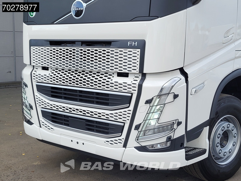 Лизинг на Volvo FH 540 8X4 NEW! HYVA 30-62 Heavy-Duty Lift-Steering Axle Retarder Euro 6 Volvo FH 540 8X4 NEW! HYVA 30-62 Heavy-Duty Lift-Steering Axle Retarder Euro 6: снимка 18 Лизинг на Volvo FH 540 8X4 NEW! HYVA 30-62 Heavy-Duty Lift-Steering Axle Retarder Euro 6 Volvo FH 540 8X4 NEW! HYVA 30-62 Heavy-Duty Lift-Steering Axle Retarder Euro 6: снимка 18