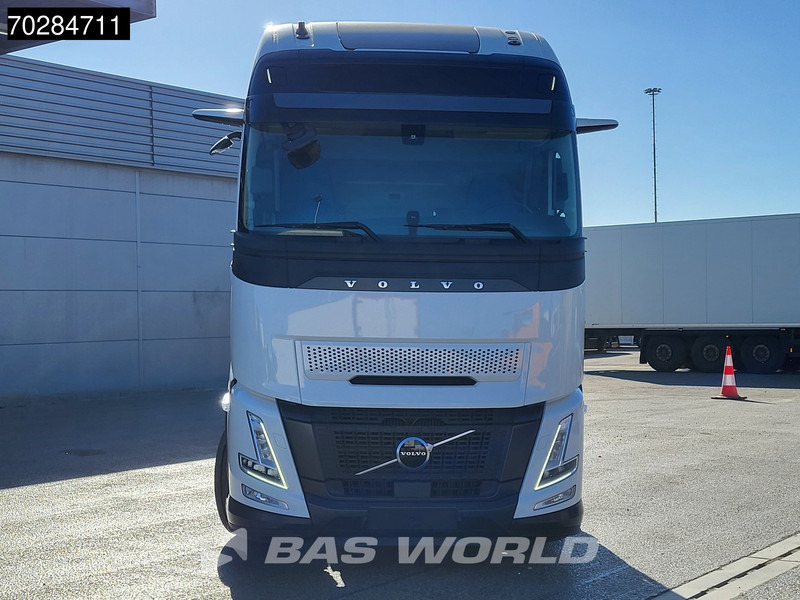 Volvo FH 62 R AERO 6X2 NEW Horsetruck chassis Lift+Lenkachse Dynamic Steering Mirror cam Euro 6 - Шаси кабина: снимка 5 Volvo FH 62 R AERO 6X2 NEW Horsetruck chassis Lift+Lenkachse Dynamic Steering Mirror cam Euro 6 - Шаси кабина: снимка 5