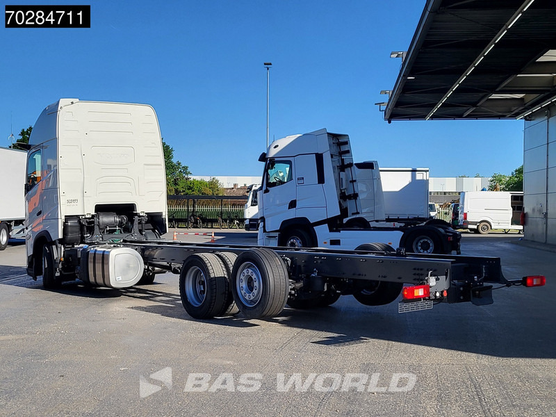 Volvo FH 62 R AERO 6X2 NEW Horsetruck chassis Lift+Lenkachse Dynamic Steering Mirror cam Euro 6 - Шаси кабина: снимка 2 Volvo FH 62 R AERO 6X2 NEW Horsetruck chassis Lift+Lenkachse Dynamic Steering Mirror cam Euro 6 - Шаси кабина: снимка 2