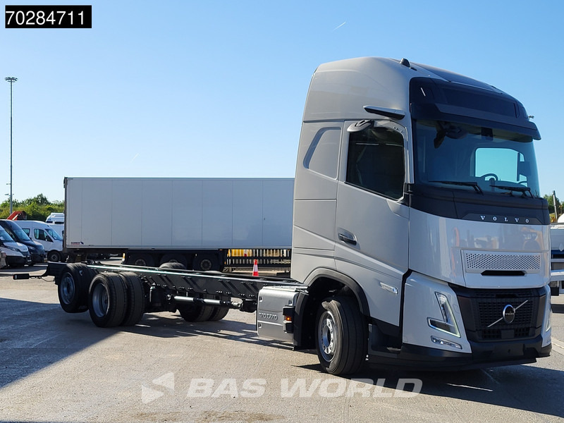 Volvo FH 62 R AERO 6X2 NEW Horsetruck chassis Lift+Lenkachse Dynamic Steering Mirror cam Euro 6 - Шаси кабина: снимка 3 Volvo FH 62 R AERO 6X2 NEW Horsetruck chassis Lift+Lenkachse Dynamic Steering Mirror cam Euro 6 - Шаси кабина: снимка 3