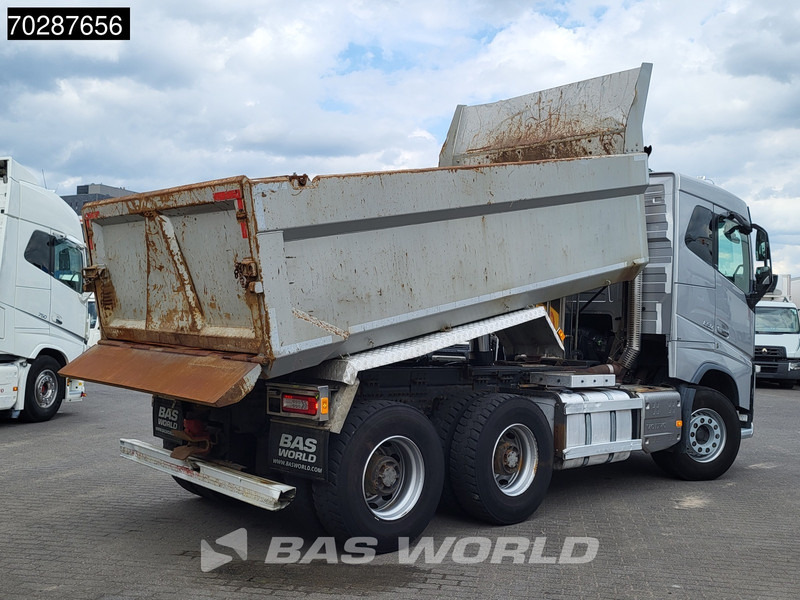 Volvo FH16 650 FH16 6X4 12m3 tipper Big-Axle Automatic Xenon Euro 6 - Самосвал камион: снимка 5 Volvo FH16 650 FH16 6X4 12m3 tipper Big-Axle Automatic Xenon Euro 6 - Самосвал камион: снимка 5