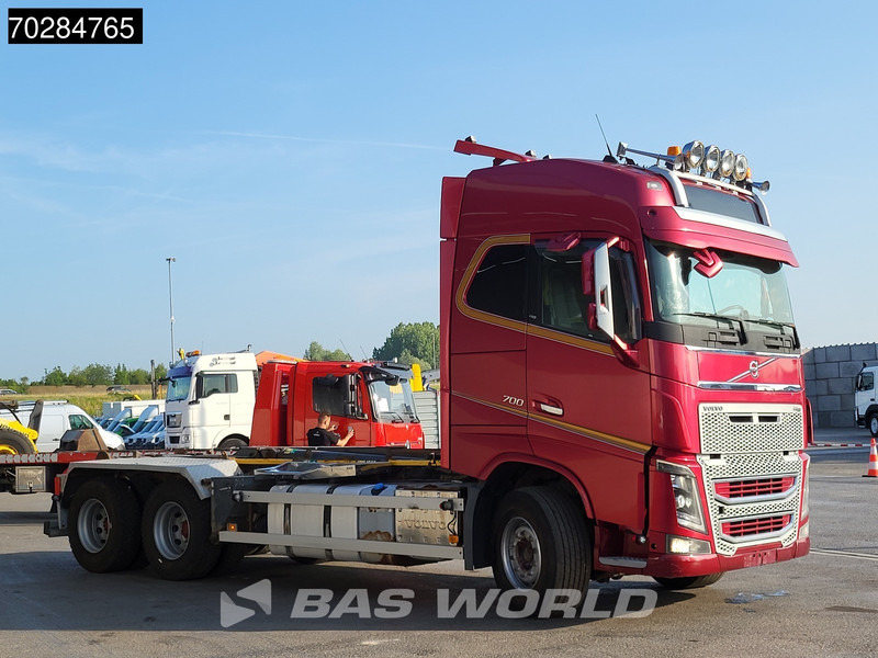Volvo FH16 700 FH16 6X4 Full Air 20t Hook Xenon Euro 5 - Мултилифт с кука камион: снимка 5 Volvo FH16 700 FH16 6X4 Full Air 20t Hook Xenon Euro 5 - Мултилифт с кука камион: снимка 5