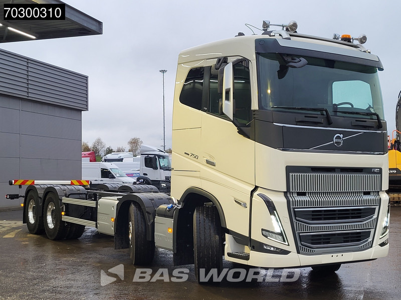 Volvo FH16 750 FH 8X4 NEW 8x4 chassis! Air suspension Big-Axle Automatic VEB+ Euro 6 - Шаси кабина: снимка 3 Volvo FH16 750 FH 8X4 NEW 8x4 chassis! Air suspension Big-Axle Automatic VEB+ Euro 6 - Шаси кабина: снимка 3