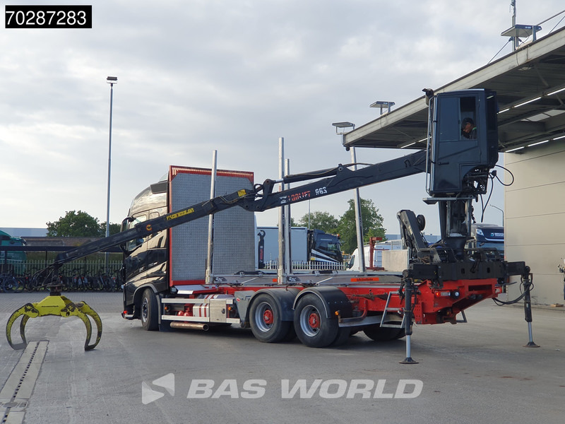 Лизинг на Volvo FH16 750 FH16 6X4 HIAB E96S 79 wood crane Retarder Dynamic-Steering Big-Axle Euro 6 Volvo FH16 750 FH16 6X4 HIAB E96S 79 wood crane Retarder Dynamic-Steering Big-Axle Euro 6: снимка 6