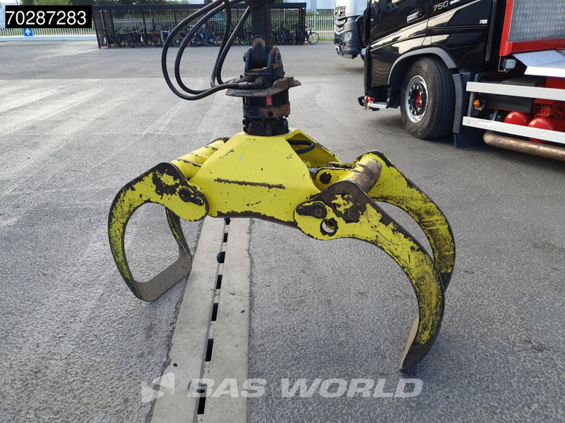 Лизинг на Volvo FH16 750 FH16 6X4 HIAB E96S 79 wood crane Retarder Dynamic-Steering Big-Axle Euro 6 Volvo FH16 750 FH16 6X4 HIAB E96S 79 wood crane Retarder Dynamic-Steering Big-Axle Euro 6: снимка 10