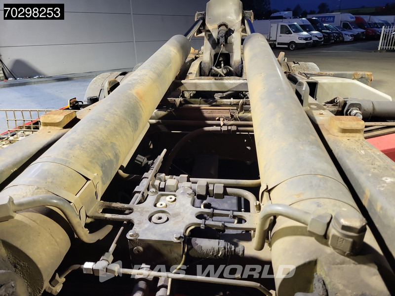 Volvo FM 370 6X2 21t Hooklift Lift Axle Automatic Euro 5 - Мултилифт с кука камион: снимка 5 Volvo FM 370 6X2 21t Hooklift Lift Axle Automatic Euro 5 - Мултилифт с кука камион: снимка 5
