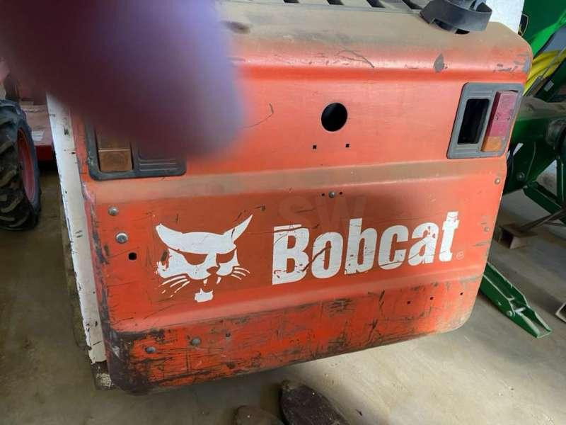 Bobcat T140 - Мини челен товарач: снимка 3 Bobcat T140 - Мини челен товарач: снимка 3