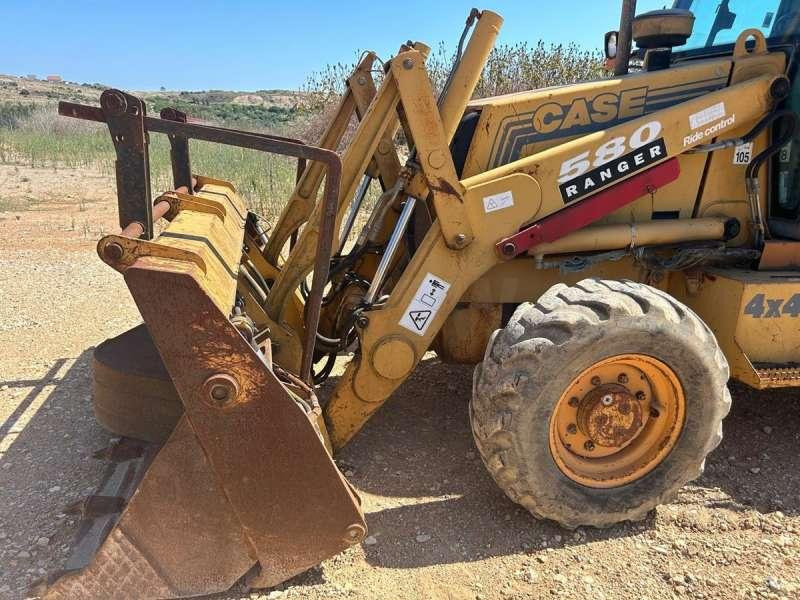 Case 580 SLE - Багер-товарач: снимка 3 Case 580 SLE - Багер-товарач: снимка 3