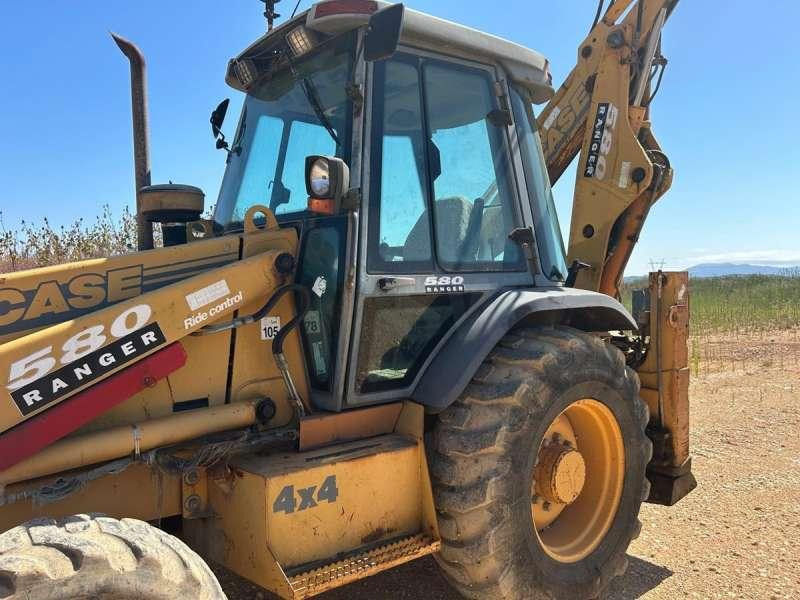 Case 580 SLE - Багер-товарач: снимка 4 Case 580 SLE - Багер-товарач: снимка 4