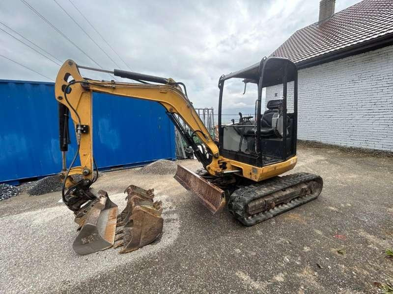 Caterpillar 302.7D CR - Мини багер: снимка 3 Caterpillar 302.7D CR - Мини багер: снимка 3