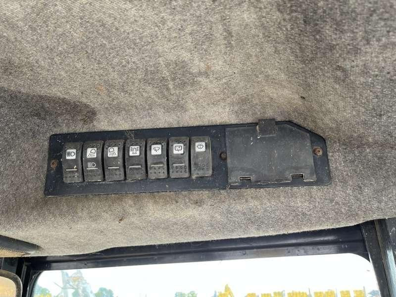 Багер-товарач Caterpillar 428C: снимка 43 Багер-товарач Caterpillar 428C: снимка 43