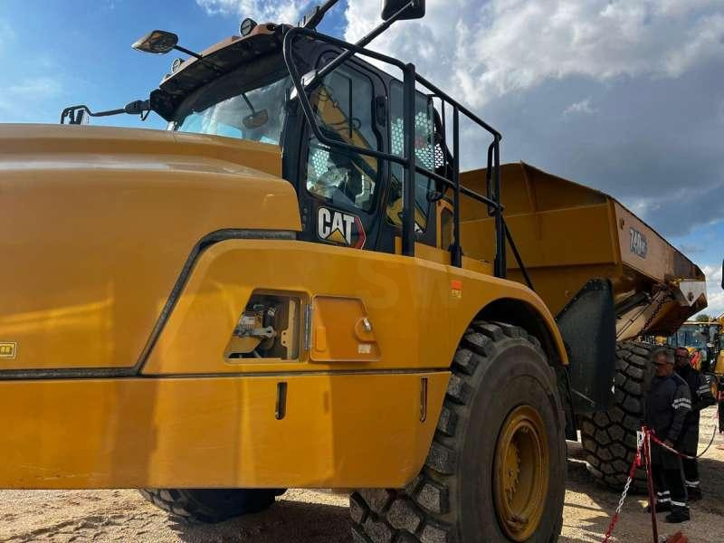 Caterpillar 740GC - Съчленен самосвал: снимка 3 Caterpillar 740GC - Съчленен самосвал: снимка 3