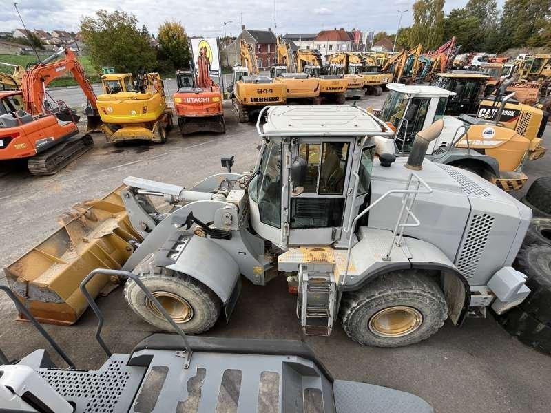 Caterpillar Chargeur sur Pneus 962K - Колесен товарач: снимка 4 Caterpillar Chargeur sur Pneus 962K - Колесен товарач: снимка 4