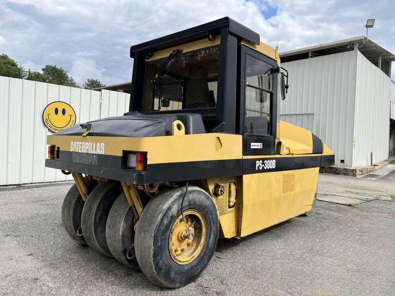 Пневматичен валяк Caterpillar PS300B: снимка 6