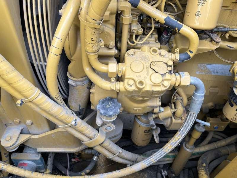 Пневматичен валяк Caterpillar PS300B: снимка 28