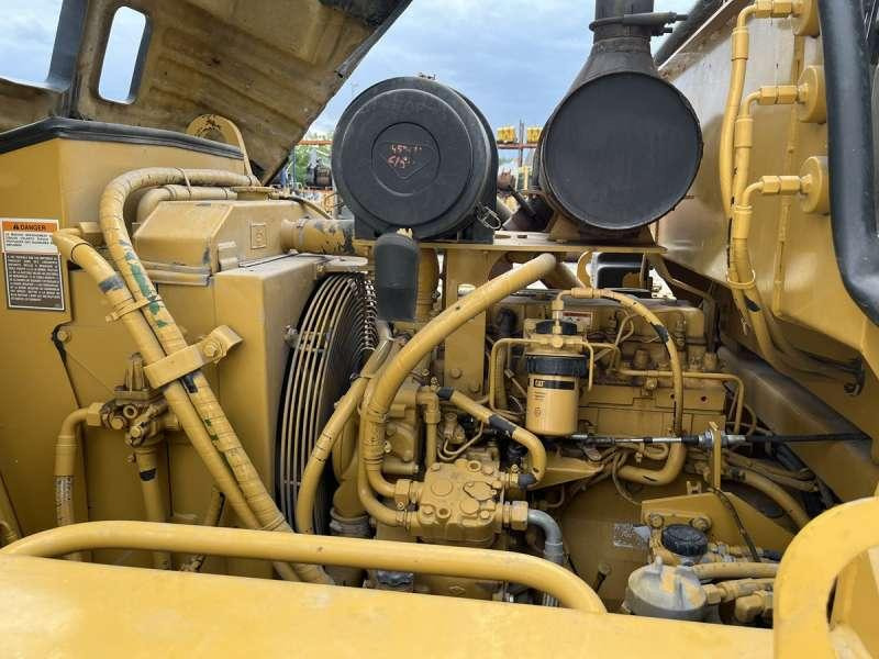 Пневматичен валяк Caterpillar PS300B: снимка 25