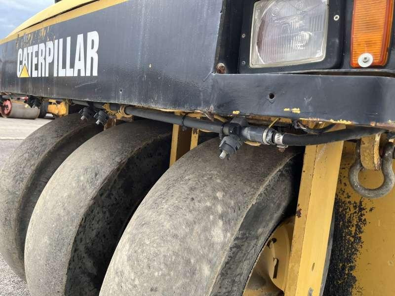 Пневматичен валяк Caterpillar PS300B: снимка 16