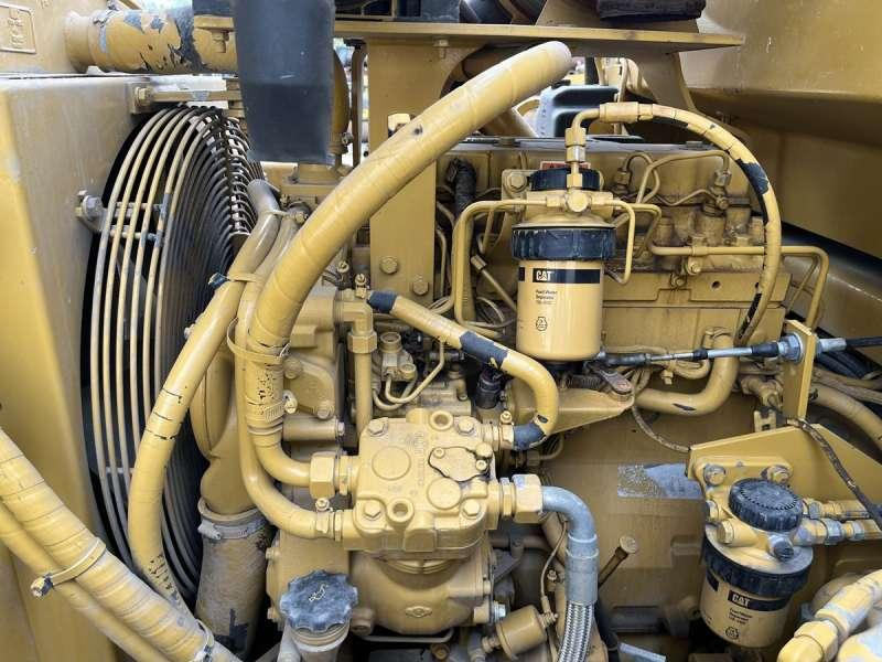 Пневматичен валяк Caterpillar PS300B: снимка 26