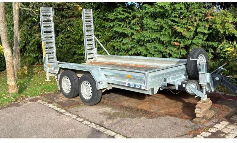 HUBIERE 2 ESSIEUX - Ремарке за кола: снимка 3 HUBIERE 2 ESSIEUX - Ремарке за кола: снимка 3