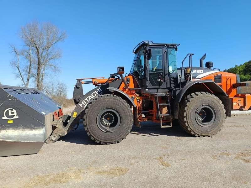 Hitachi ZW220-7 - Колесен товарач: снимка 1 Hitachi ZW220-7 - Колесен товарач: снимка 1