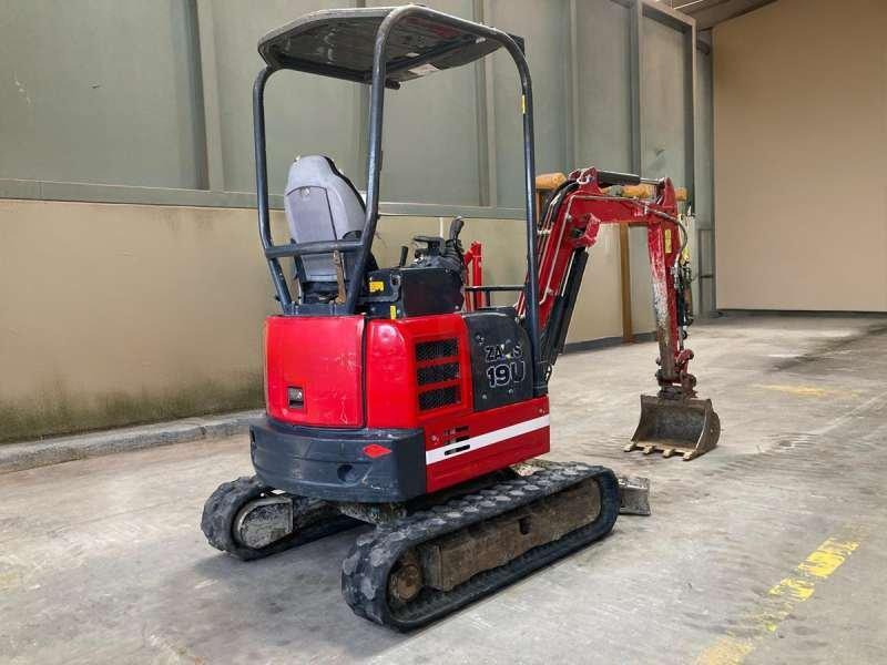 Hitachi ZX19U-5A YR - Мини багер: снимка 5 Hitachi ZX19U-5A YR - Мини багер: снимка 5
