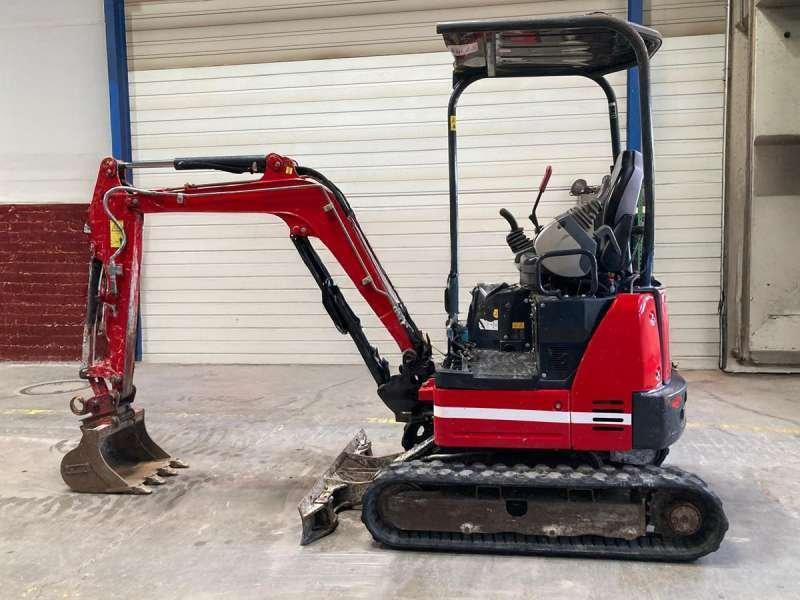 Hitachi ZX19U-5A YR - Мини багер: снимка 3 Hitachi ZX19U-5A YR - Мини багер: снимка 3