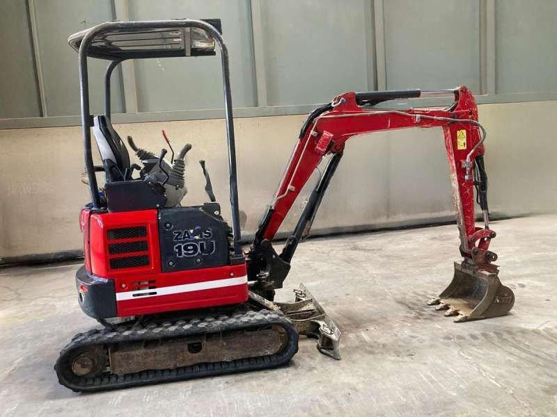 Hitachi ZX19U-5A YR - Мини багер: снимка 4 Hitachi ZX19U-5A YR - Мини багер: снимка 4