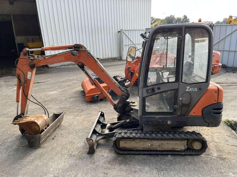 Hitachi ZX25 CLR - Мини багер: снимка 4 Hitachi ZX25 CLR - Мини багер: снимка 4