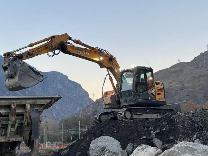 Kato HD514MR - Верижен багер: снимка 3 Kato HD514MR - Верижен багер: снимка 3