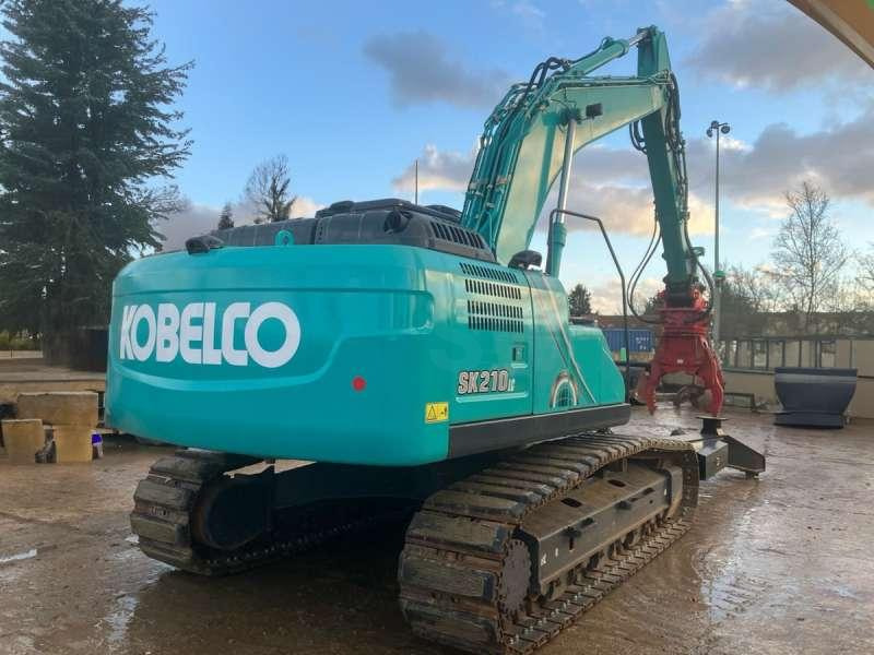 Kobelco SK210LC-10E - Багер за манипулиране на материали: снимка 4 Kobelco SK210LC-10E - Багер за манипулиране на материали: снимка 4