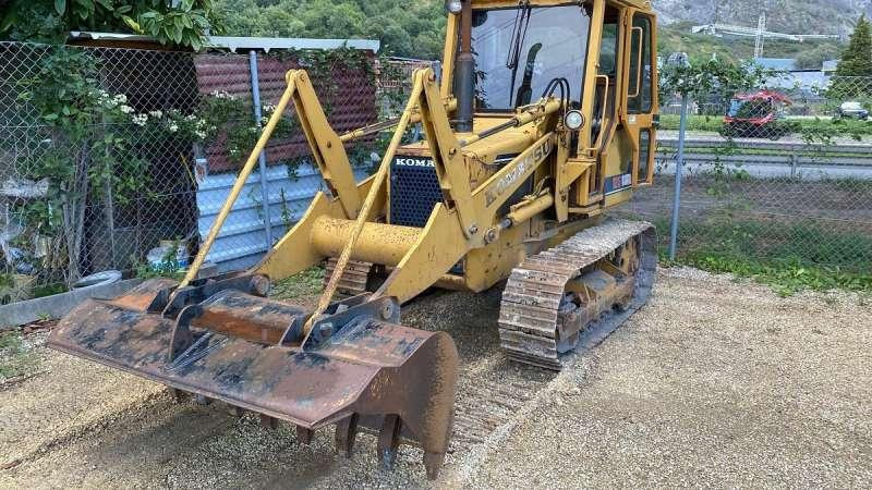 Верижен товарач Komatsu D21S-6: снимка 19