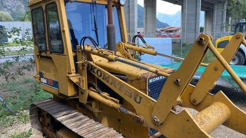 Верижен товарач Komatsu D21S-6: снимка 23