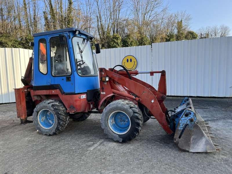 Kubota R520 - Багер-товарач: снимка 1 Kubota R520 - Багер-товарач: снимка 1