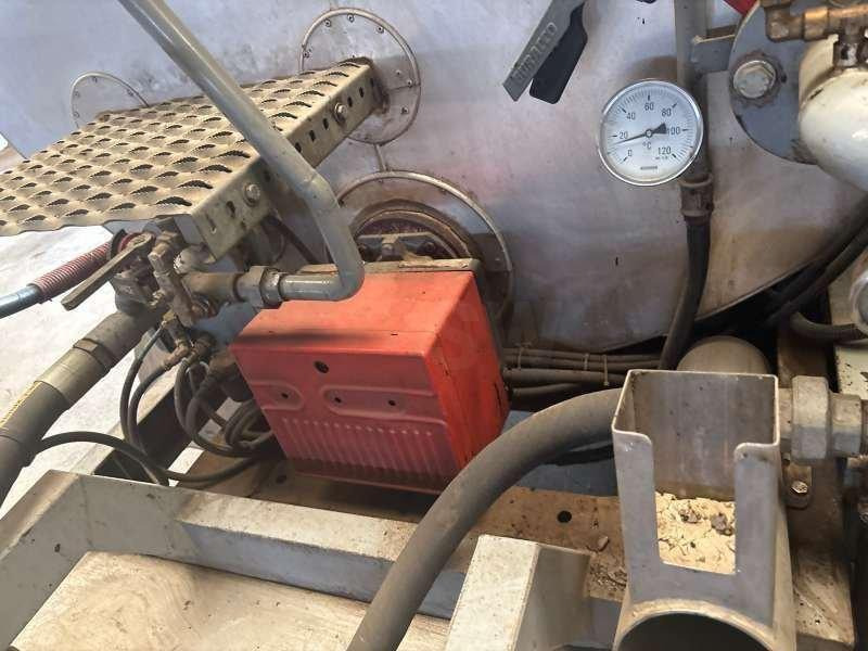 Mercedes 410 A EMULSION + TREMI GRAVILLON - Гудронатор: снимка 5 Mercedes 410 A EMULSION + TREMI GRAVILLON - Гудронатор: снимка 5