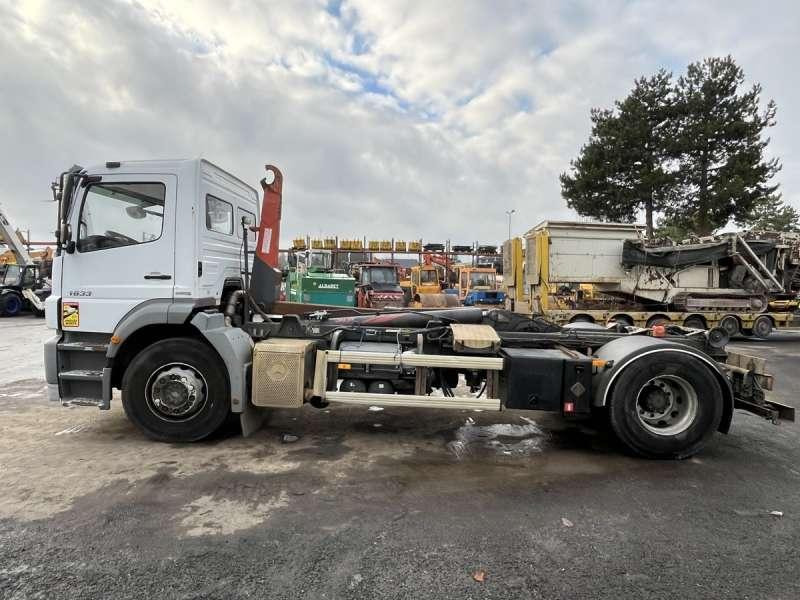 Mercedes AXOR 1833 - Мултилифт с кука камион: снимка 4 Mercedes AXOR 1833 - Мултилифт с кука камион: снимка 4