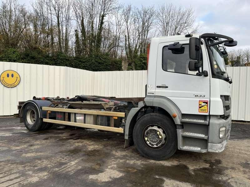 Mercedes AXOR 1833 - Мултилифт с кука камион: снимка 1 Mercedes AXOR 1833 - Мултилифт с кука камион: снимка 1