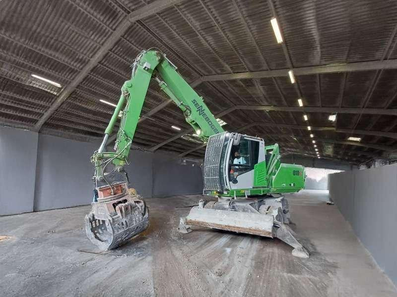 Sennebogen 818 - Багер за манипулиране на материали: снимка 1 Sennebogen 818 - Багер за манипулиране на материали: снимка 1